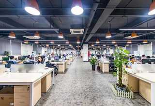 广州超窄型四向穿梭机器人厂家定制